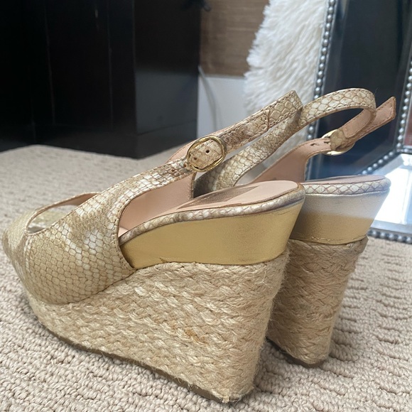 Dolce Vita Gold Platform wedges - Picture 2 of 5